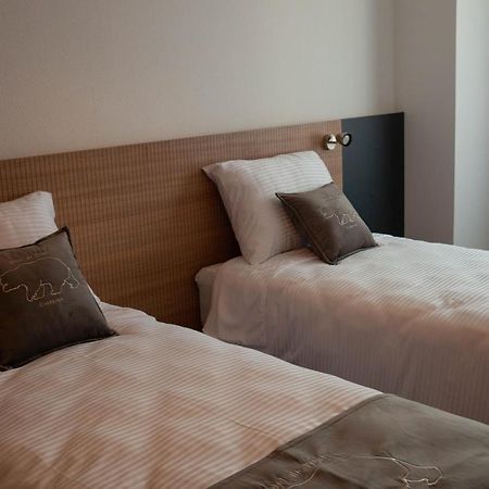 Hotel De L'Ours Courroux Екстериор снимка