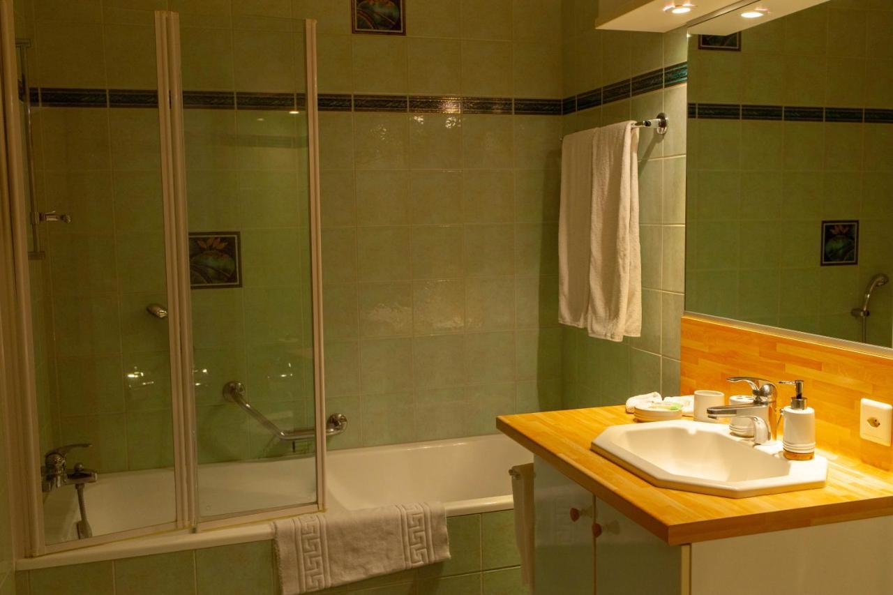Hotel De L'Ours Courroux Екстериор снимка